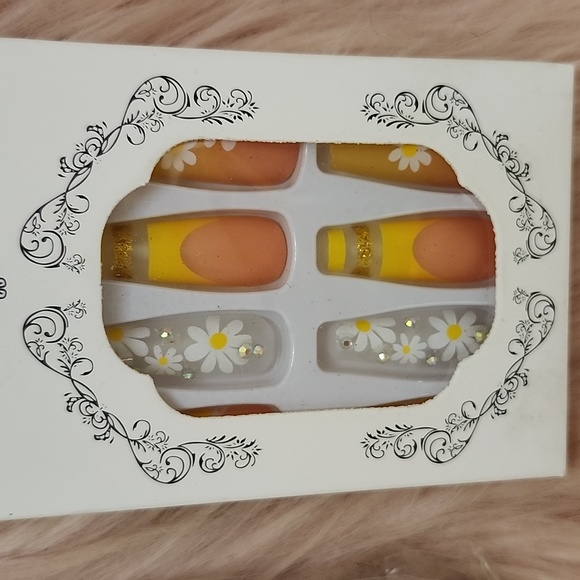 BOGO SALE!! Brand New BEAUTIFUL NAIL False Nails-XL - Picture 4 of 4